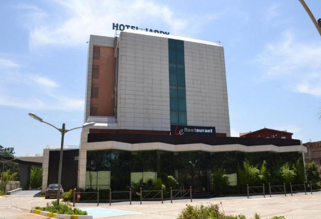 Jardy Hotel & Suites